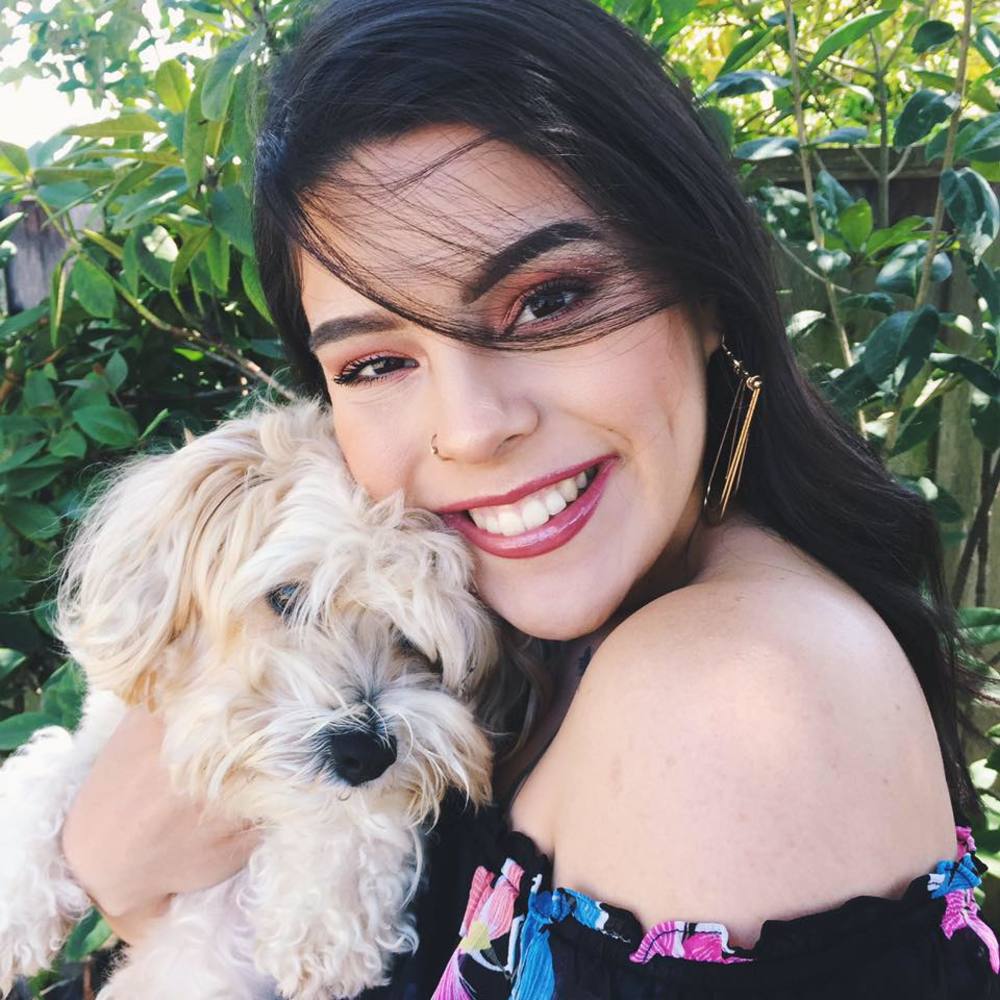 Meet your Posher, Yesenia